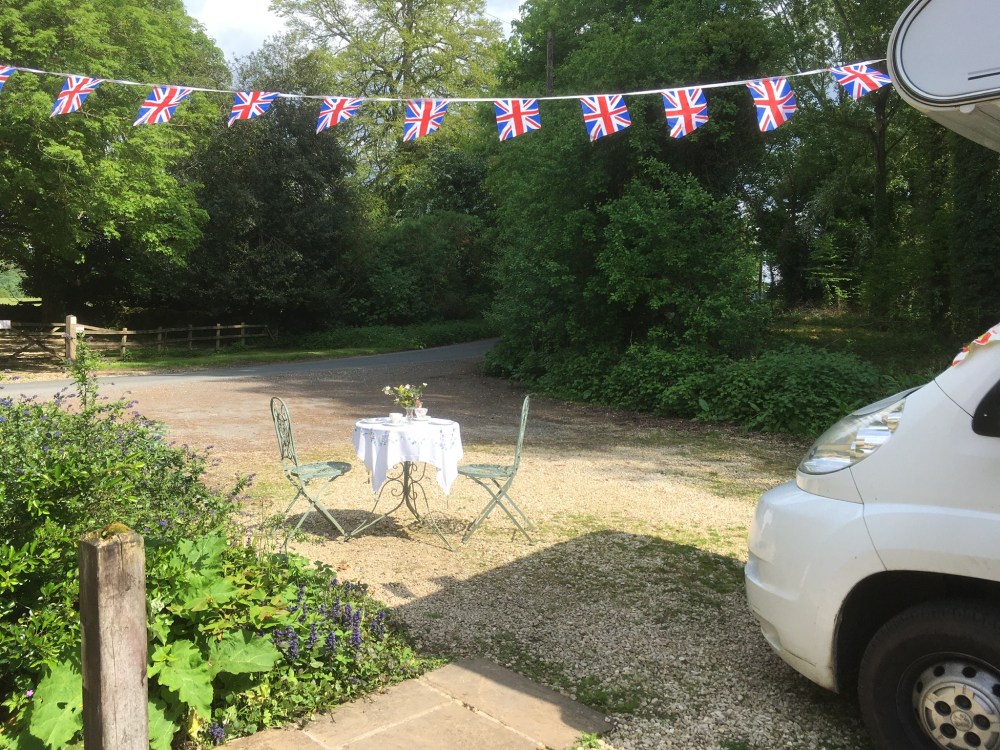 VE Day, Gloucestershire, Lowry