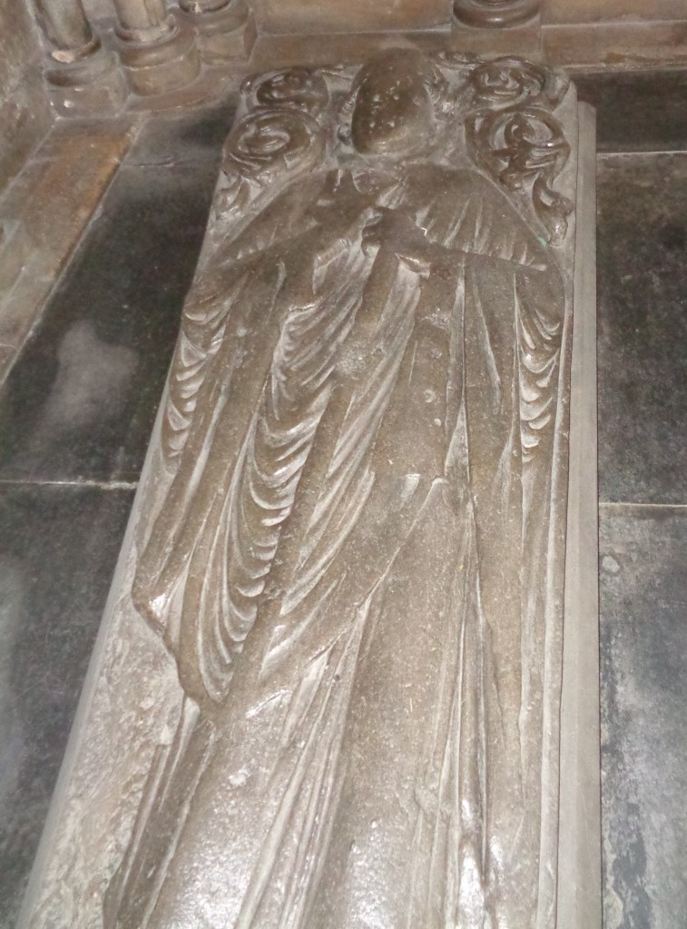 Stone carving, bishop Walter de Blois, Worcester cathedral