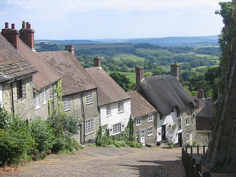 Gold Hill, Shaftesbury, Dorset. Ho is, Ridley Scott, Ronnie Barker, Far from the madding crowd, Thomas Hardy