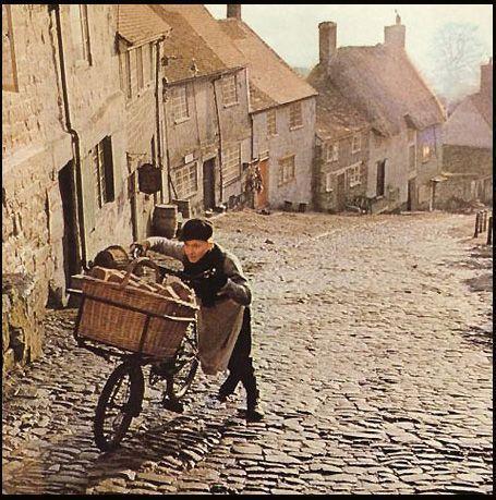 Film still from Hovis Tv Commercial, The Boy on the Bike, Ridley Scott, 1973 Shaftesbury, Dorset, Gold Hill