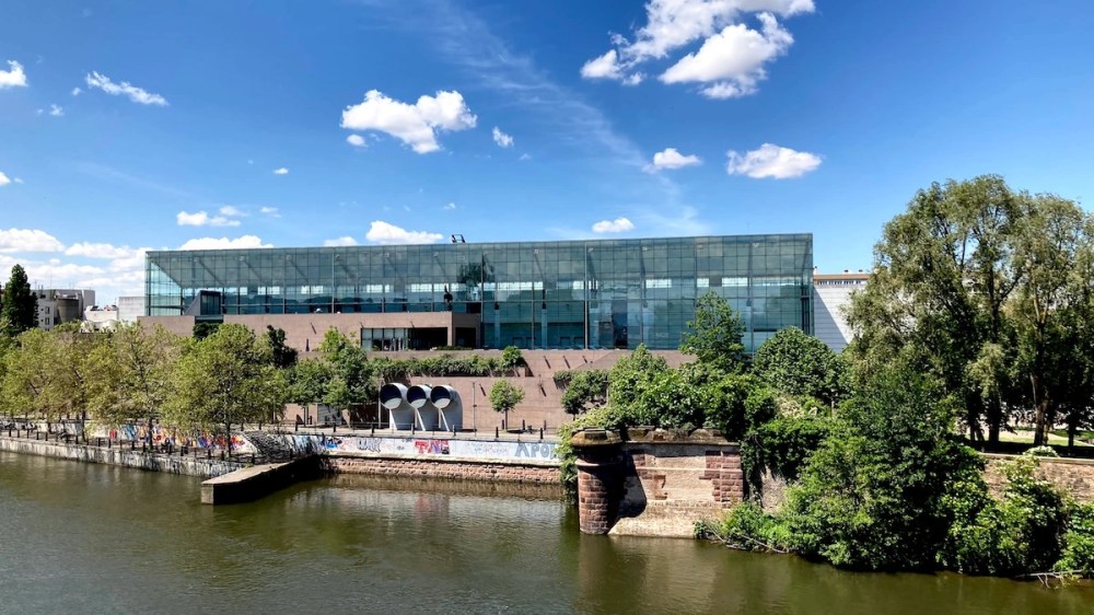 Strasbourg Museum of Modern & Contemporary Art, 1998, Arch. Adrien Falsilber.