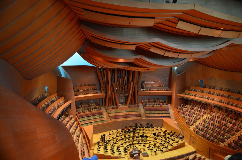 Frank Gehry, Walt Disney Concert Hall, 2003, Los Angeles, USA.